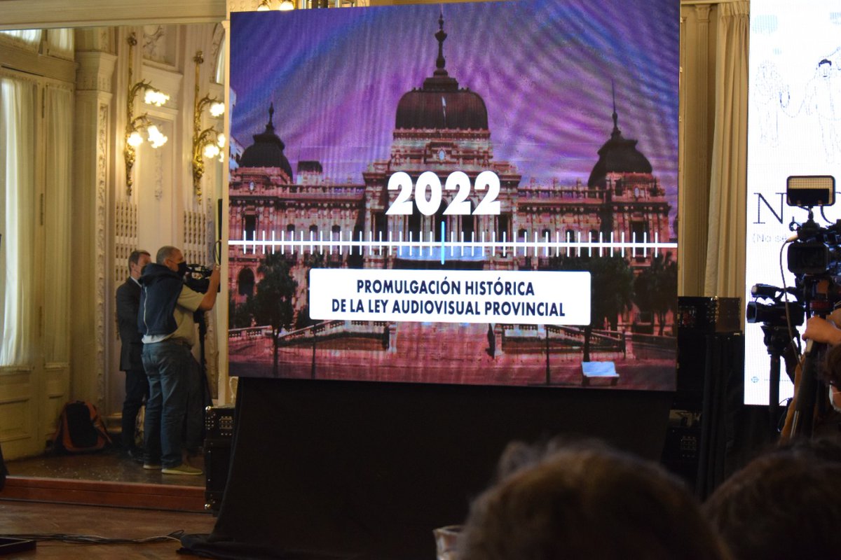 SimonPadros's tweet photo. Hoy acompañé a nuestro gobernador @OsvaldoJaldo y a @CaroVargasTuc en el acto de promulgación de la ley de promoción audiovisual de #Tucumán
Una industria cultural generadora de numerosos puestos de trabajo de calidad que se traduce en importante impacto social positivo. https://t.co/TrhXCxXie9