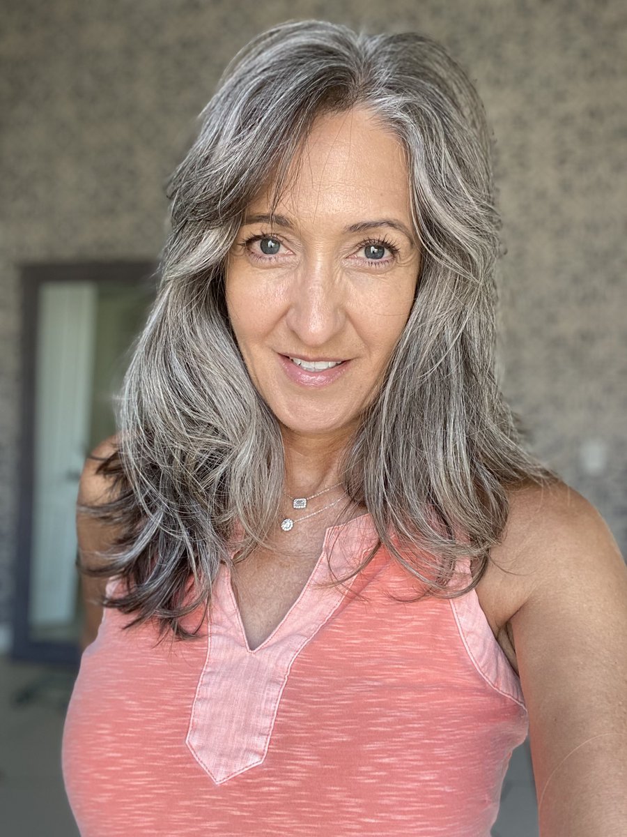 Great to see this! 
#KeepTheGrey #silversister #proaging #positiveaging #ditchthedye #thesilverspeaker #thisis54
