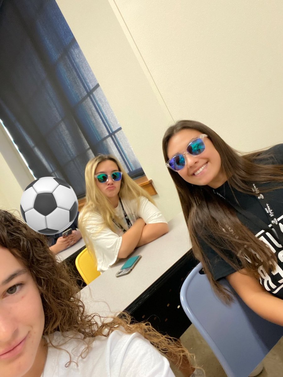 Teammates being your peer mentor and bringing you branded sunglasses>>

Happy first day of classes freshmen! 
#alacumba #lovefirst #futuresobright