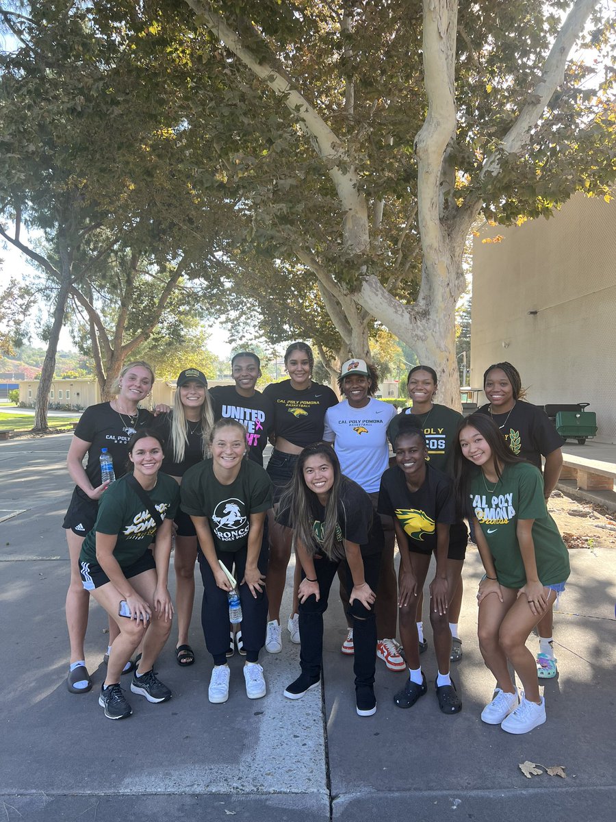 cppwbb's tweet photo. Happy First Day of School Broncos!!📚📝💛 https://t.co/kWt8Jdf4cS