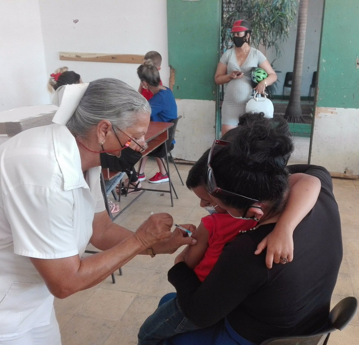 YemmiValdes's tweet photo. Continúa en San Cristóbal vacunación anticovid 19 con la dosis de refuerzo a niños con edades entre 2 y 11 años. #CubaPorLaSalud #CubaPorLaPaz @ArtvArtemisa https://t.co/nZKxfDqjH6
