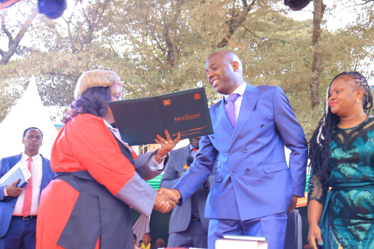 WahomeHon's tweet photo. Attended the swearing in ceremony of Murang’a Governor, H.E Dr.Irungu Kangata &amp; Deputy Governor H.E Stephen Munania. Congratulations @HonKangata  Muranga is ready for your leadership. 

#Governor #MurangaCounty https://t.co/ndOaoOEpPC