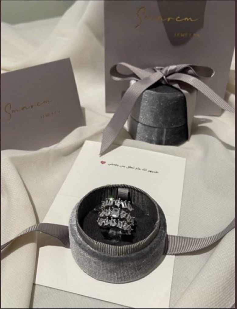 ثالث منشن يجيب لك واحد منهم هدية🤍