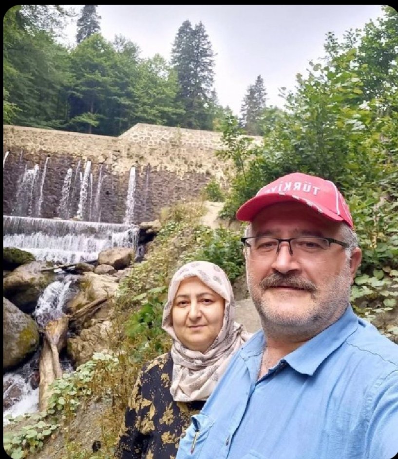 dehliz_08's tweet photo. Eşi yıllardır artvini görmediği için bir hafta önce artvine getirip her yeri gezdirmişti, Herkese iyiliğin asla ödenmez  Orhan Yeşilırmak abimize ve değerli eşinine Allah rahmet eylesin 
Mekanı cennet olsun inşallah. Rabbim geride kalanlarına ve biz sevenlerine sabırlar versin.😪 https://t.co/Dhi911nFP3