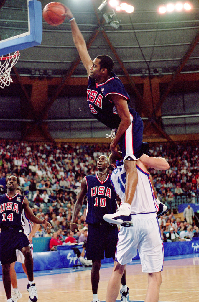 GAINOR21's tweet photo. @DegenerateTBone Vince Carter over 7 ft tall Weis https://t.co/VnM1nyssFU