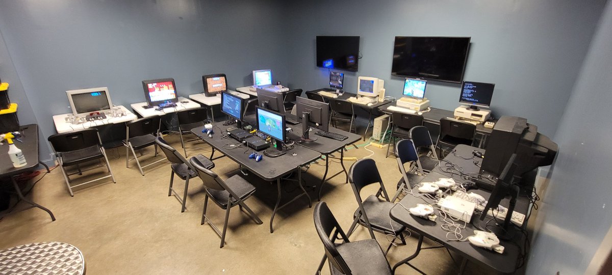 stopbuttonbar's tweet photo. It's throw back thursday at stop button! It'll be the Lan party you dreamed of as a teenager but now you're an adult

#lanparty #RetroGaming #pbproductions #stopbutton https://t.co/z0xjMkA6g0