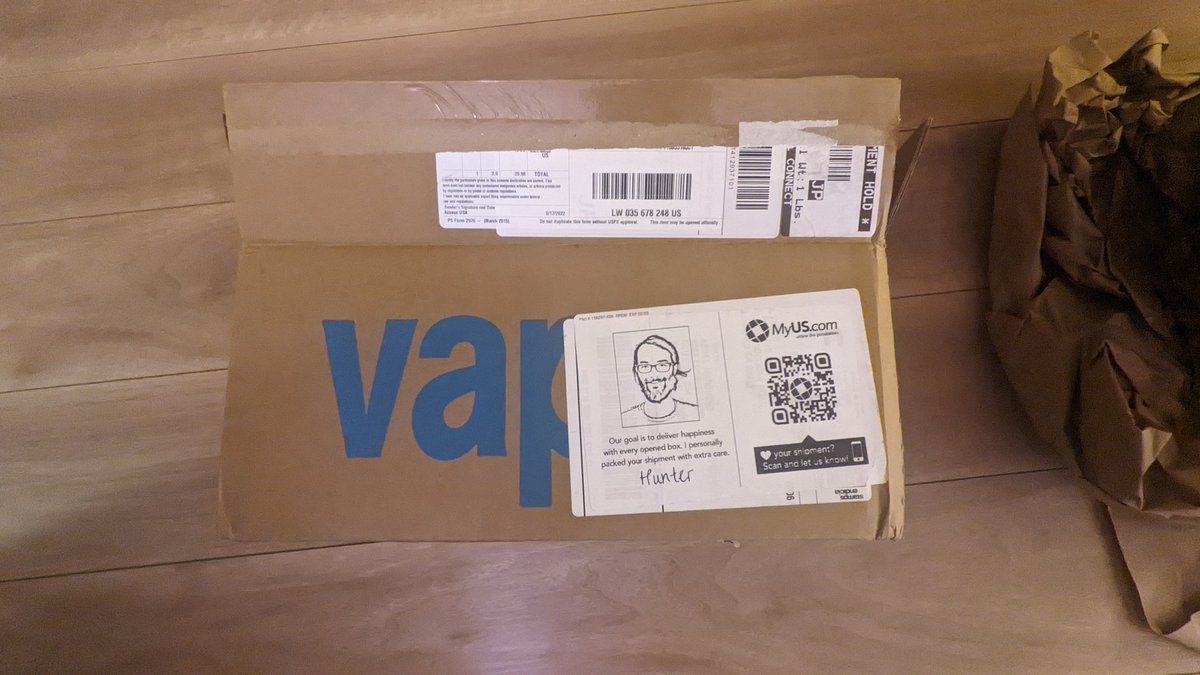 fiso42's tweet photo. @MyUS_Shopaholic Another example of what myUS does best: oversize packaging stuffed with paper to inflate your quote by a x2-x5fold. Beware, they are a scam, their shipping calculator a lie. Deleting my account. Better off with https://t.co/uQDuGlHRQX than with those crooks. https://t.co/xqjXGrKqEt