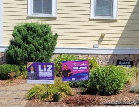 LizForBoston's tweet photo. So grateful to residents and community leaders in the Woodbourne neighborhood of Jamaica Plain and Roslindale for understanding how important this election is. Thank you to Kim and David for hosting this fabulous house party! #LeadWithLiz https://t.co/LfYk27CoD8