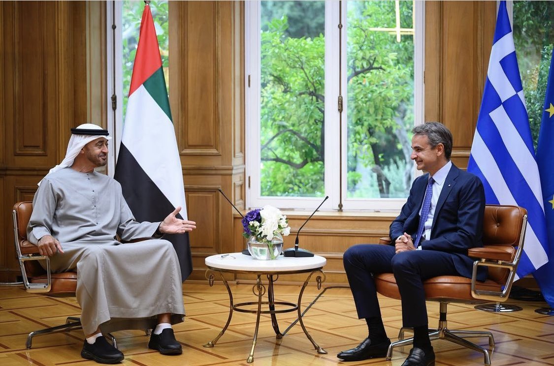 AnwarGargash's tweet photo. HH Sheikh Mohamed bin Zayed's visit to Athens today strengthens a long-standing,strategic partnership. UAE &amp; Greece explored areas of common interest; investment &amp; economic cooperation to facilitating energy transition.Working with our friends for a peaceful &amp; prosperous future https://t.co/XhfhUGKXzn