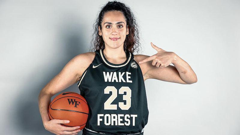 CompeticionFEB's tweet photo. 🚨 Mercado #LFEndesa: Potencia canadiense bajo los aros para el Spar @cbislascanarias con la llegada del Christina Ann Morra

▶ La ‘center’ ha finiquitado su periplo en USA, defendiendo los intereses de la Universidad de Wake Forest

📝 Más información ⬇
https://t.co/kgR7pWcd7e https://t.co/NhbkIVfOYJ