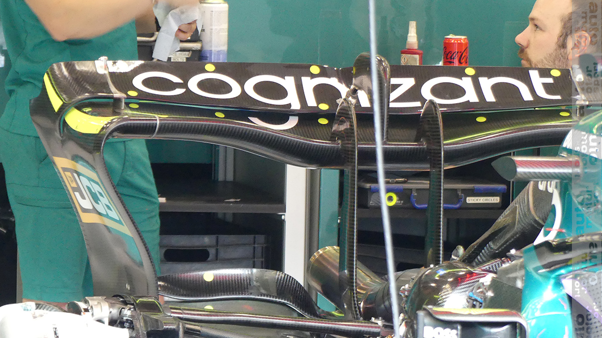 tgruener's tweet image. Sebastian Vettel will run an extremely trimmed down Monza wing tomorrow in FP1 to gather data. Strolls Aston Martin is fitted with a "regular" Spa wing.

#AMuS #F1 #BelgianGP