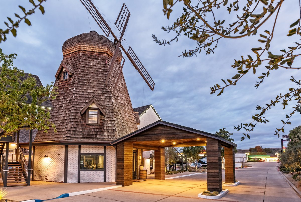 The iconic windmill marks the start of your vacation! We look forward to meeting you at check-in. 😊
.
.
#myhwvmoment #sidewaysinn #syv #buellton #solvang #santaynezvalley
