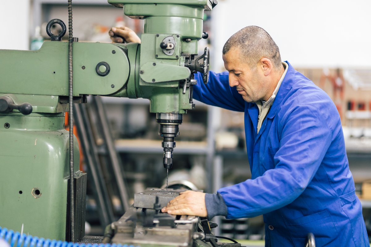 RI_DLT's tweet photo. Earn college credits while preparing for a well-paying career in manufacturing. Sign up for @Polaris_mep's Fast Track to CNC training program starting 9/1.
Click⬇️to learn more and apply!
https://t.co/kFhcaTUAFS
For funding info, visit: https://t.co/SuhgCUobHy
#BacktoWorkRI https://t.co/p6s4C1YyYp