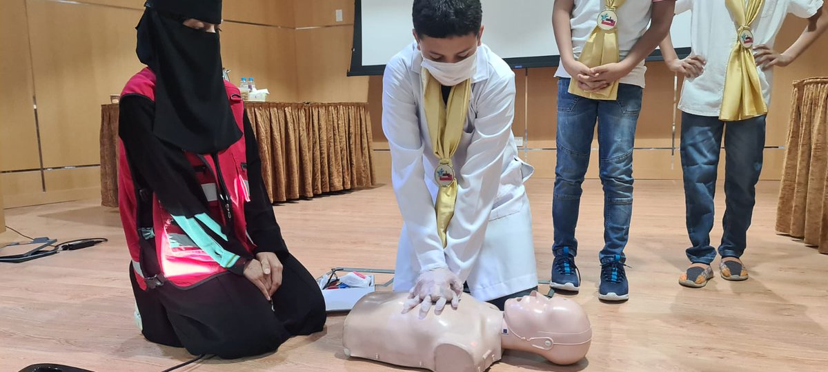 csdm1382's tweet photo. نفذ فريق رواد الصحة التطوعي بجمعية التنمية الأهلية بقباء بالمدينة المنورة ورشة عمل بعنوان( الإسعافات الأولية ) والتي تهدف إلى تدريب وتعليم الأطفال طرق الإسعافات الأولية وتهيئة وتحفيز الأطفال للمشاركة في خدمة المجتمع والوطن 
@Health_pioners2
@ncnp_sa 
@SaudiNVG https://t.co/7VKX6FXKMx
