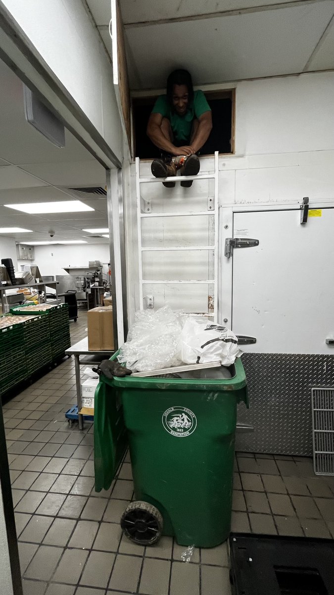 gnjunkremoval's tweet photo. Another day another dollar! Our crew cleaned out a 
Steak n' Shake for the first time in a long time!!! https://t.co/g1HwhZM6uU