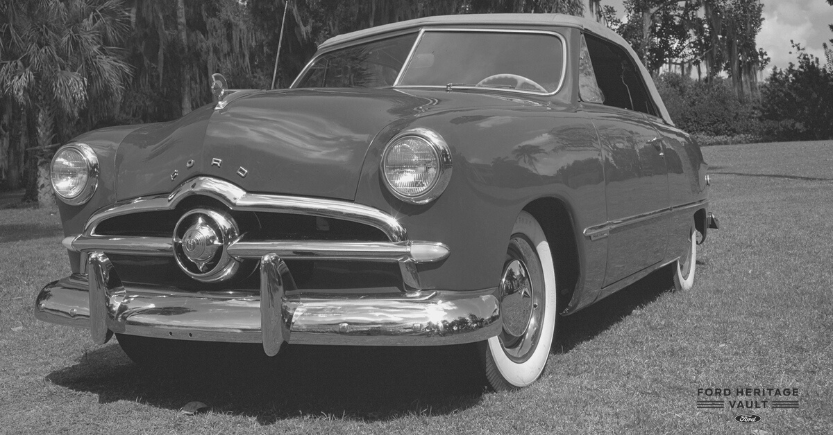 RobertElrick17's tweet photo. Check out this 1949 Ford Convertible!
#Throwbackthursday #tbt #builtfordtough #fordconvertible #ford https://t.co/1y38vv6r8i