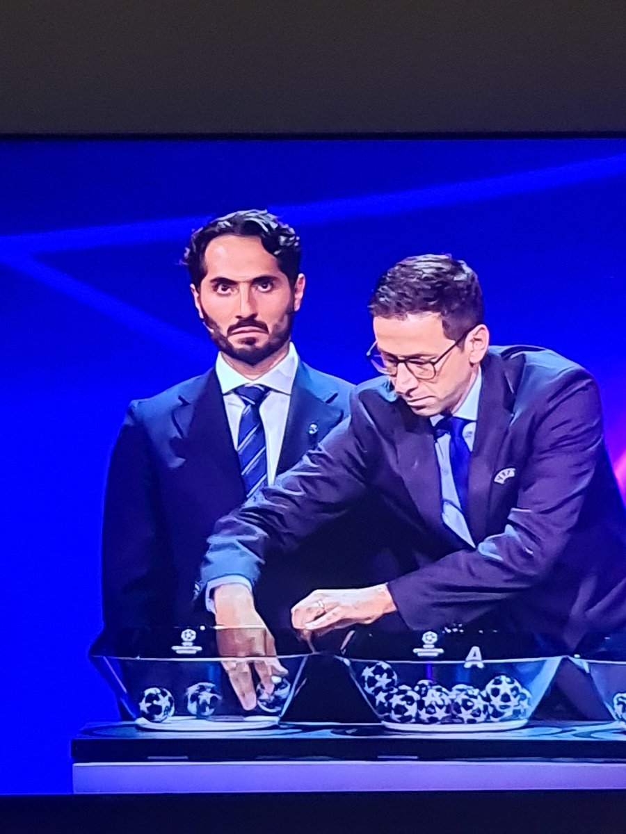 AltaafKhan's tweet photo. Man United fans watching the Champions League draw #UEFAChampionsLeague https://t.co/Fdkv3TXLIW