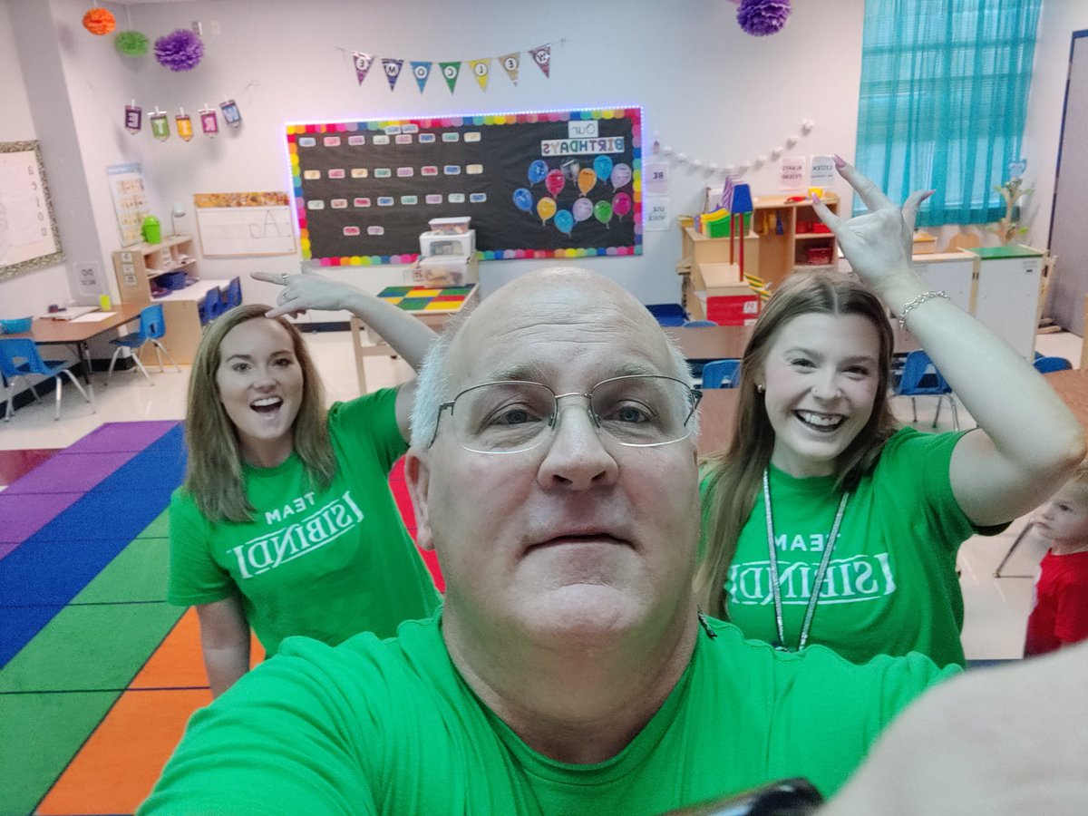 2michaelherring's tweet photo. We also took a ISIBINDI Primary Campus pic. Not just one campus but One House ISIBINDI...#RobinsonISD @ElemRob @RobinsonPrimary @robinsonisd https://t.co/HQ2gjW0BF3