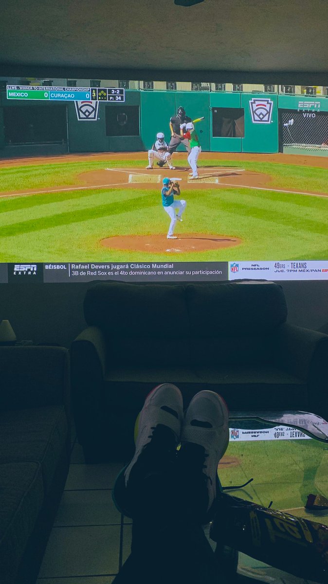 Apoyando a Mexico #LLWSxESPN <a href="/EitanBenezra/">Eitan Benezra</a> <a href="/JESanchez_ESPN/">Jorge Eduardo Sánchez</a>