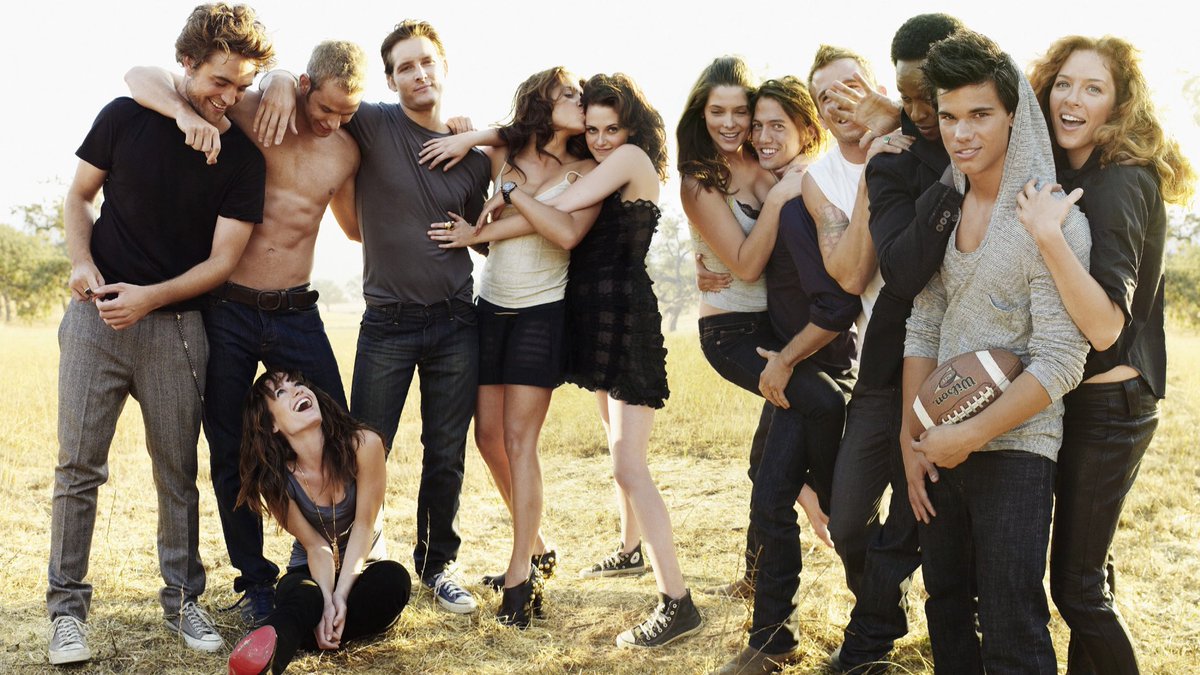 twilight renaissance | fanpage tweet media