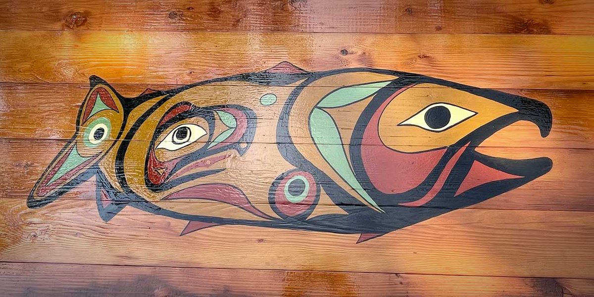 btownblog's tweet photo. VIDEO/PHOTOS: Beautiful ‘Conversation Table’ art installed at Lake Burien School Memorial Park: https://t.co/lmRQLcXPqD #burien #art #arts #conversationtable #woodwork @BurienParks https://t.co/1f1LOCl6W7
