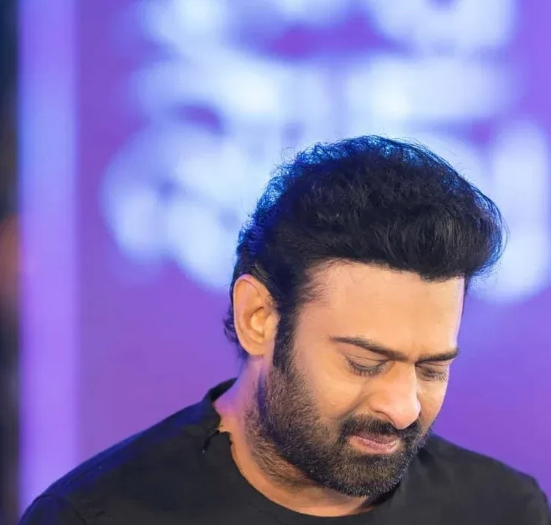 Sowmyatweetz's tweet photo. GN Everyone ❤️🙂 #Prabhas https://t.co/r1lvxZQcWt