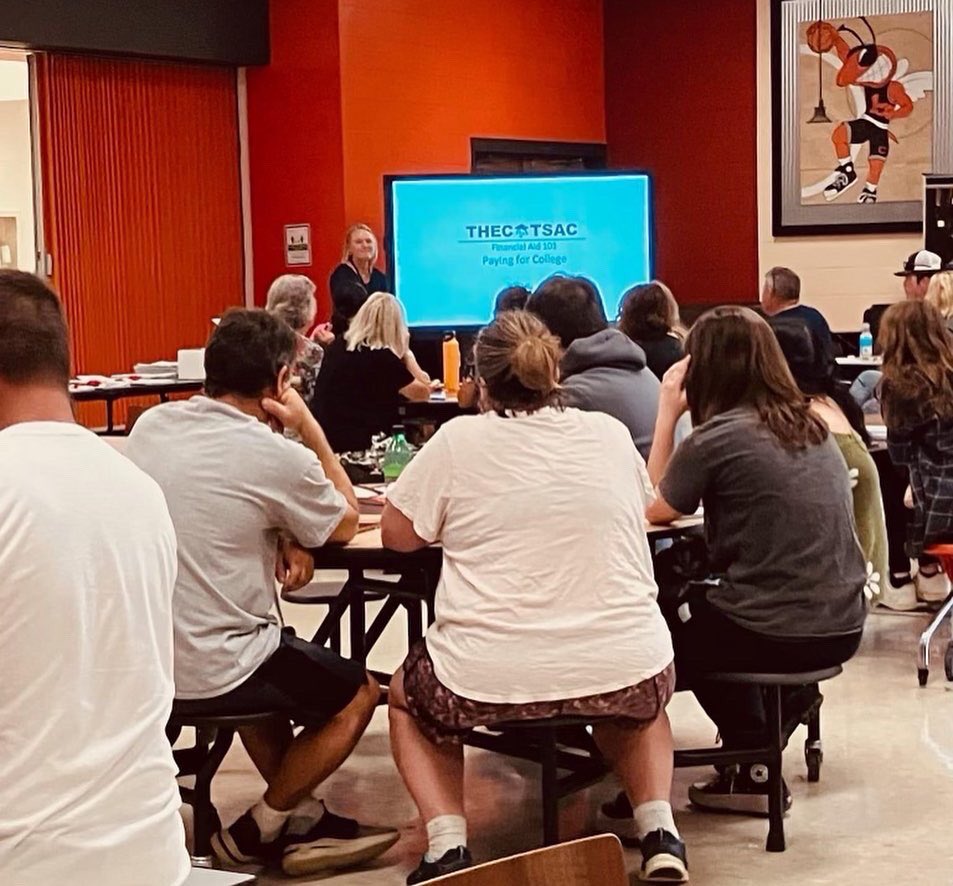 DCUpwardBound's tweet photo. Coalfield Senior Info Night was a success! Students &amp; parents were able to listen to info about fin aid, TCAT programs, Roane State programs, and Upward Bound. They also left with with plenty of resources to help guide them through the year! Way to start the year class of 2023! https://t.co/Jf39Pixc0v