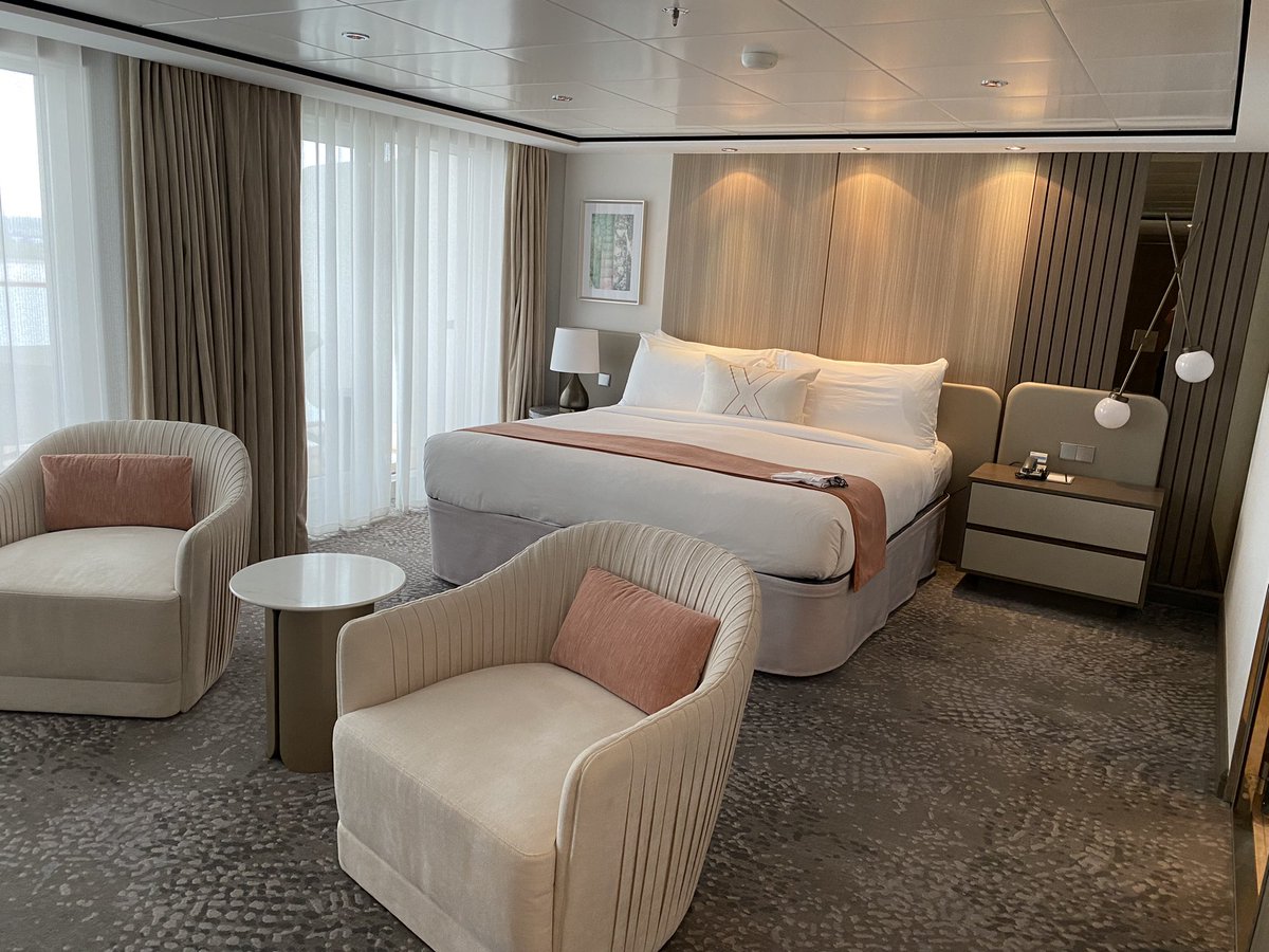 deej267's tweet photo. An amazing and special suite for us on this cruise #celebritysilhouette https://t.co/1QCk4vuvDz
