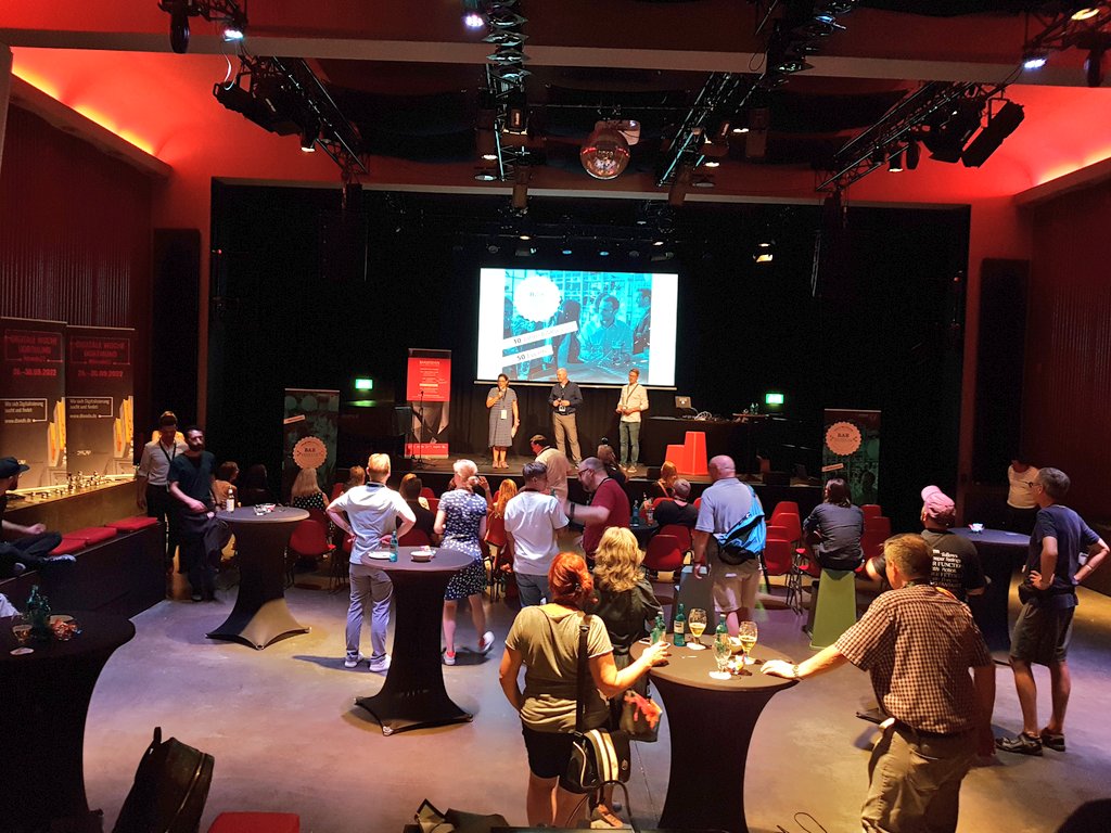 SMCDortmund's tweet photo. Es geht wieder los: Die #BARsession ist zurück! Neue Location ist das @domicildortmund! #Dortmund #Domicil https://t.co/4Kmf1pMj4I https://t.co/Te7DqBrqpQ