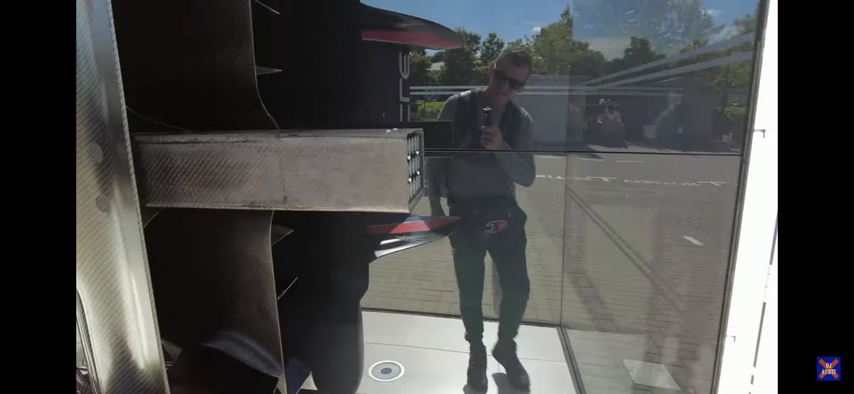 So DJ Audits aka NIGEL DICKS from <a href="/acadaptorsrus/">AC ADAPTORS R US LTD</a> forgot that highly polished mirrors will show your mug to your shitty camera. Wave Nigel 👋 even though now you’ve blurred it out 😂😂😂😂 <a href="/DJ_Audits/">PINAC</a> @djaudits <a href="/Cherierobinson/">Cherie Robinson</a>