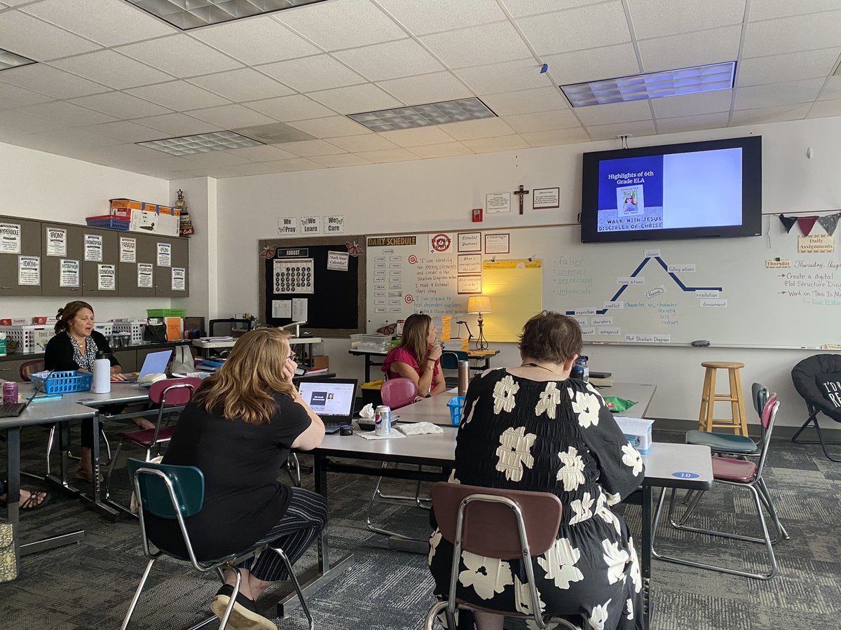 Had a chance to meet with our middle school team this afternoon @stmmnc! We are so blessed to have such a great group of educators working with our middle schoolers! #welearn
