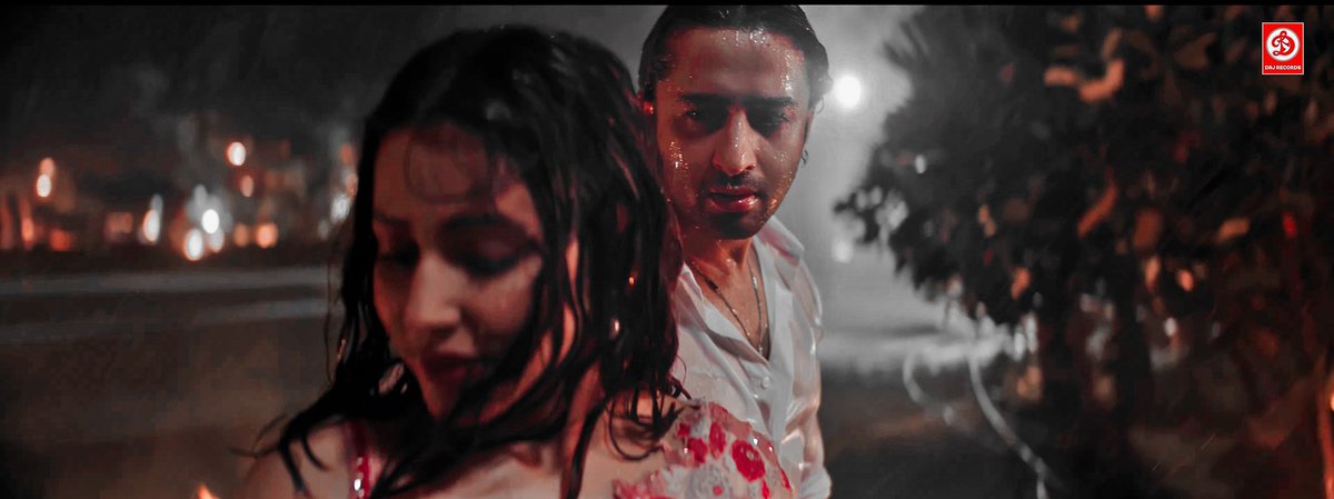 Kirty69990181's tweet photo. These frames❤️‍🔥🤌
#ShaHina's sizzling chemistry has made fire on Baarish.🌧️Their come-back is totally worth for us🫶 
Already 1.1M+ Views,308k 👍&amp; 22k💬 in less than 12 hours

Waiting for more milestones to come🤞
#ShaheerSheikh. #HinaKhan.
#Runjhun @Shaheer_S @eyehinakhan https://t.co/8eS3kC957W