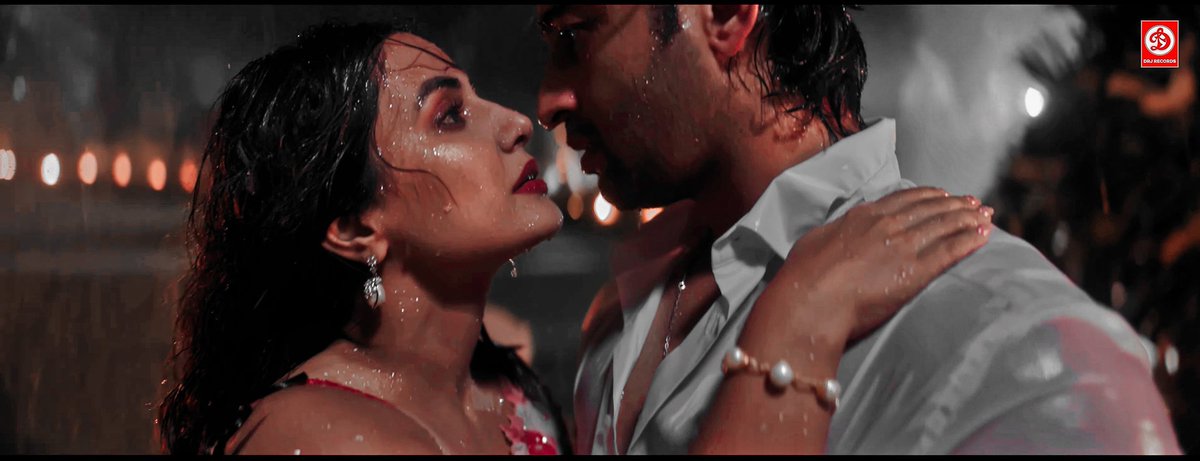 Kirty69990181's tweet photo. These frames❤️‍🔥🤌
#ShaHina's sizzling chemistry has made fire on Baarish.🌧️Their come-back is totally worth for us🫶 
Already 1.1M+ Views,308k 👍&amp; 22k💬 in less than 12 hours

Waiting for more milestones to come🤞
#ShaheerSheikh. #HinaKhan.
#Runjhun @Shaheer_S @eyehinakhan https://t.co/8eS3kC957W