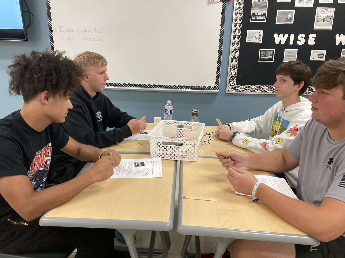 mveith's tweet photo. English III students using Talking Chips and Rally Coach to determine and create work of quality. #kagan @SouthWarrenHigh https://t.co/JjyV17O3PA