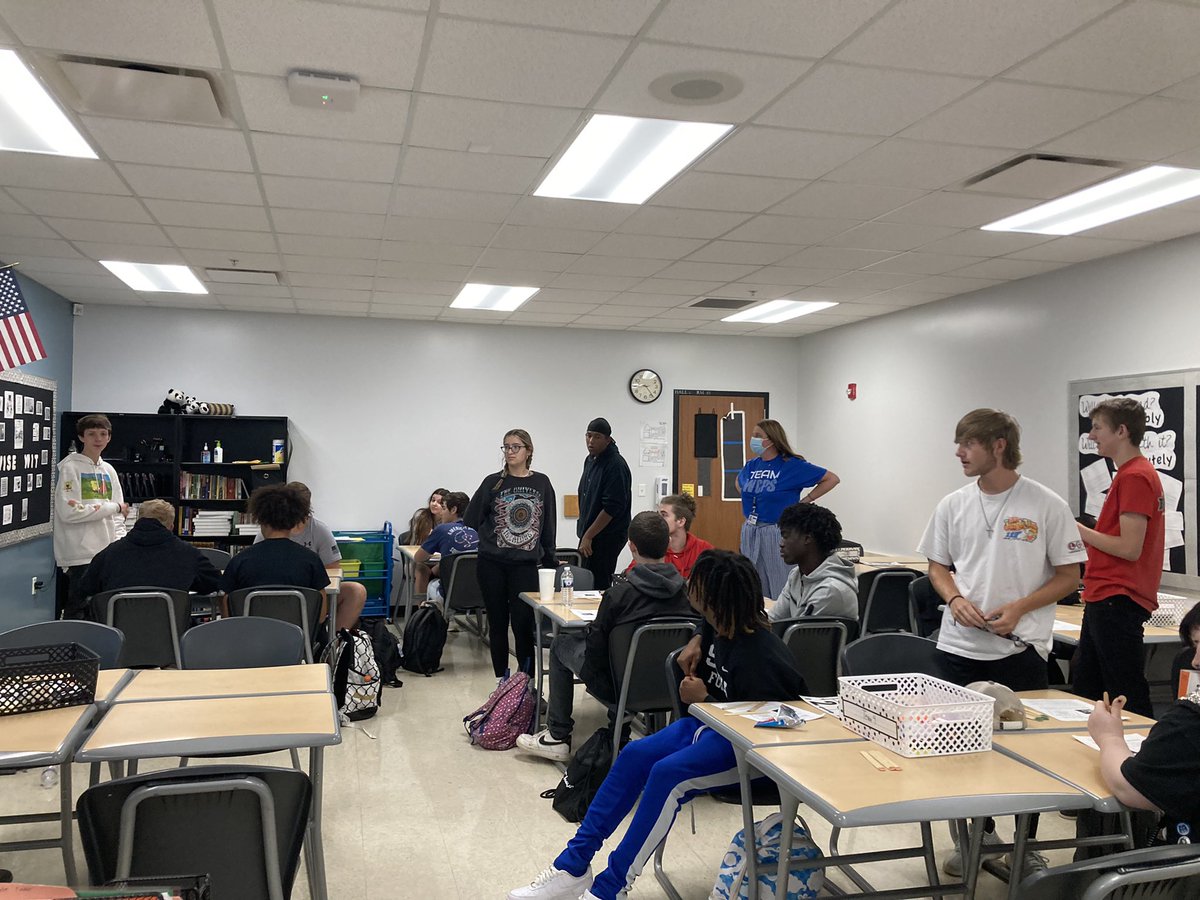 mveith's tweet photo. English III students using Talking Chips and Rally Coach to determine and create work of quality. #kagan @SouthWarrenHigh https://t.co/JjyV17O3PA