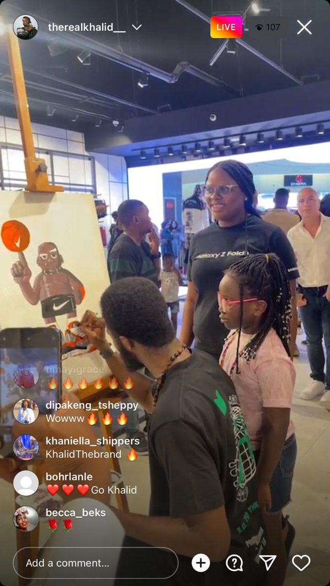 brolastic3's tweet photo. Khalid draw this on his IG live some minutes ago wow, at Nike store 😲😳🔥 wetin Khalid no fit do, talent por. Khalid is already working no time💪
#Bbnaija #BBNaijaSeason7
#khalidisart #khalidTheBrand https://t.co/nrwiXxo3Xc