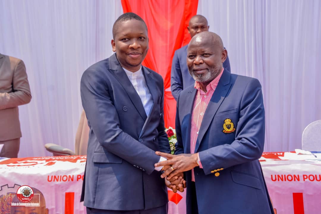 La boussole de la jeunesse nationale mon président yve swala. Leadership responsable au sommet de la jeunesse"UNC" toujours ensemble.