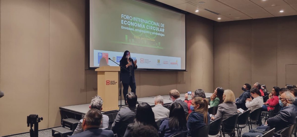 Acoplasticos's tweet photo. .@Acoplasticos presente en el Foro Internacional de Economía Circular, Envases, Empaques y Embalajes, exponiendo el caso de éxito de  nuestra iniciativa @GoPlastic_co. @Ambientebogota @MinAmbienteCo @MMAChile @camaracomerbog https://t.co/8JZEJiFD1B