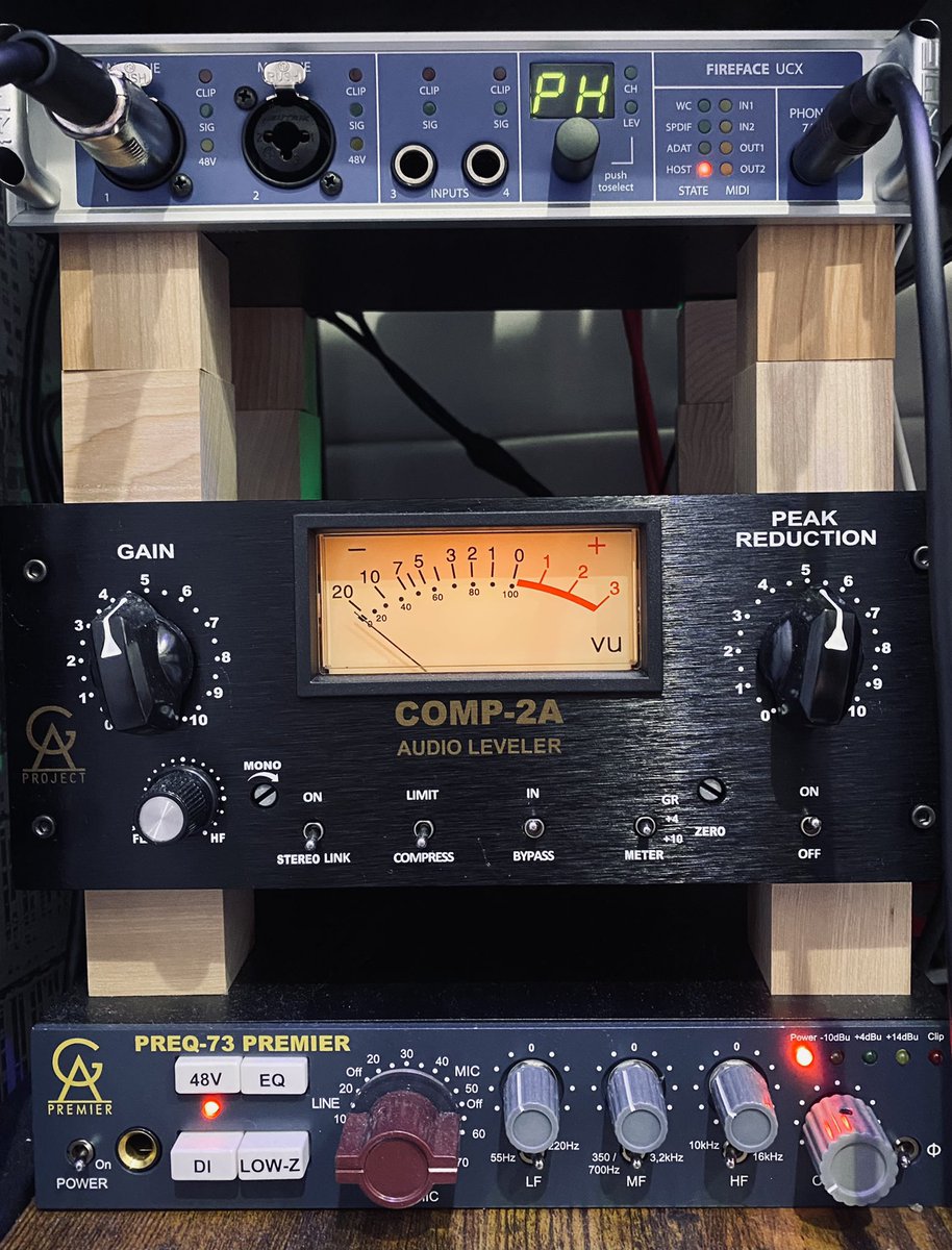 saxjz's tweet photo. 機材トーク楽しかった!
沼やなー。
でも楽しい!🤣笑
GoldenAgeProjectのvintage NEVE1073 LA-2A再現モデル
ちょっとした仕事から遊びまで
簡易的だけど結構使えます。
ガチなのはレコーディングスタジオでねっ。
#RMEfireface
#GoldenAgeProject https://t.co/H1YhPzg5vo