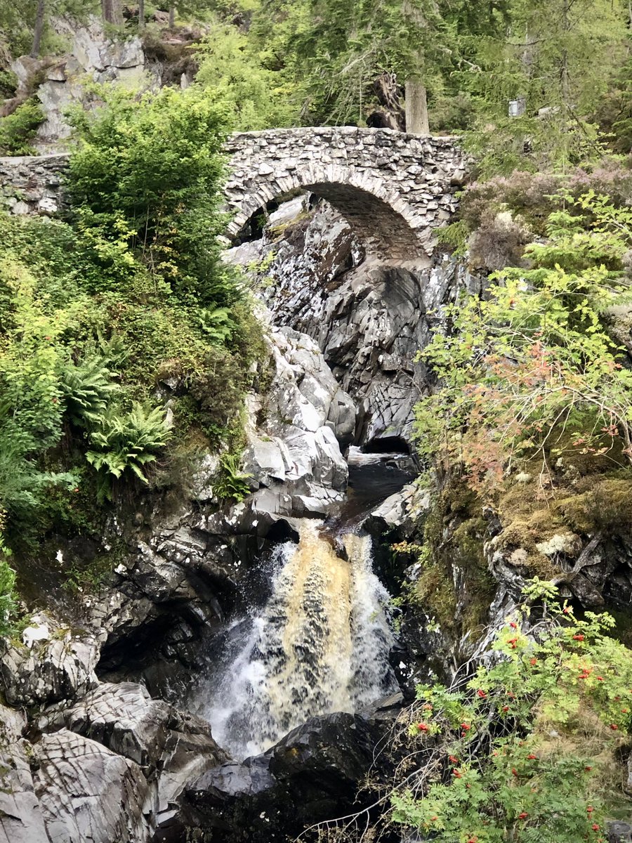 thorpey_mark's tweet photo. Beautiful walk @fallsofbruar #fallsofbruar @VisitScotland @visitperthshire 😁😁😁 @HouseofBruar https://t.co/DewUFBnfPi