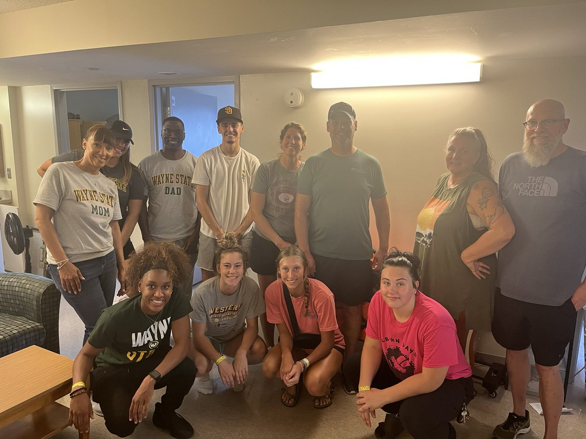Happy Move in Day to our Freshman Family!💚💛