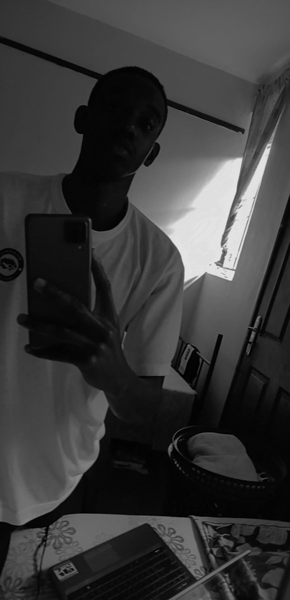 danielkura23's tweet image. This pose is an appreciation for my 1.2k followers in 3 weeks ... 
ML❤️
#hustlehearted 
#Grateful 🗣️🙏