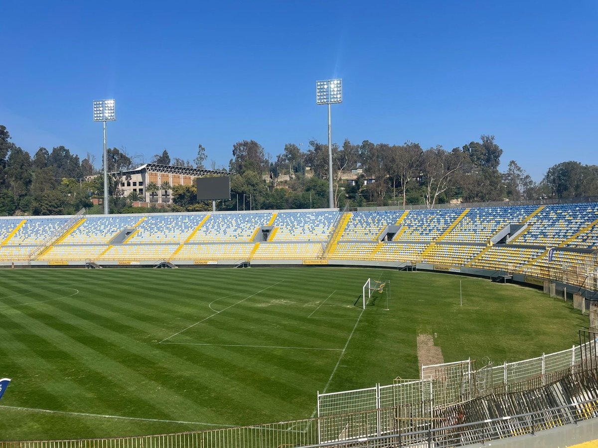 Peraltafifo's tweet photo. 🇺🇦 El Estadio Sausalito en perfectas condiciones para recibir al Primer Campeón de Provincias, que enfrentará mañana a Deportes La Serena desde las 20:00 horas @goolazoradio @NacionOroyCielo https://t.co/GY1KUX8EDW