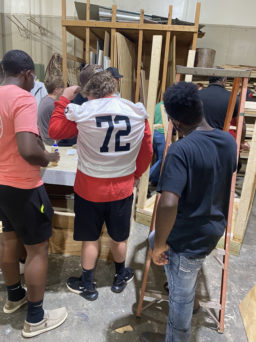 WLCTC's tweet photo. Construction students learning about measuring and framing! https://t.co/OlI8Pb8XuN