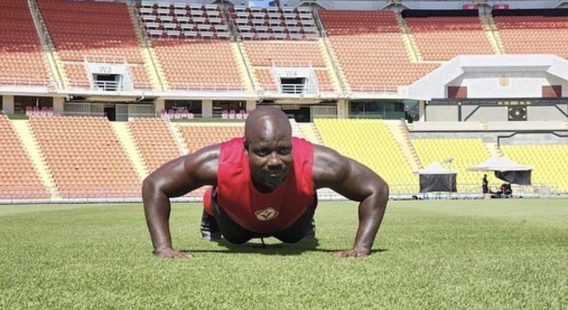 StephenAppiah's tweet photo. I do not like the red carpet, I prefer the green pitch ⚽️🔥😎 https://t.co/xPsUyJcSVm