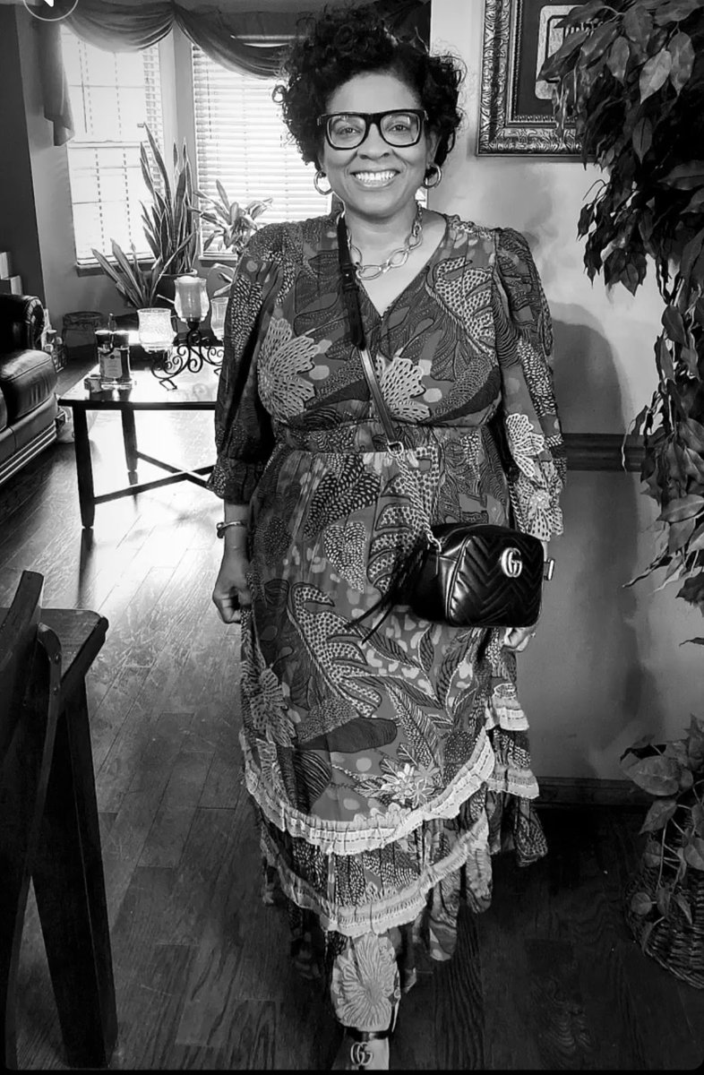 smars0194's tweet photo. Happy birthday to my beautiful mother! #ThankfulThursday #blessed2haveHER #mySHEro #gracefullyaging https://t.co/JYCWIcmdje