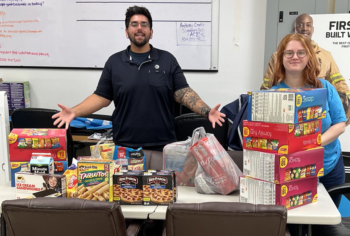 EdwinLoeffler's tweet photo. Shoutout to @ProTechJosh ! For the amazing fill the fridge contest! The Hammond team was super excited! 🥳🥳 @Asurion @aririchard_ @KourtneyBlossom @att @WeAreTheGulf https://t.co/nDmSM3rAoJ