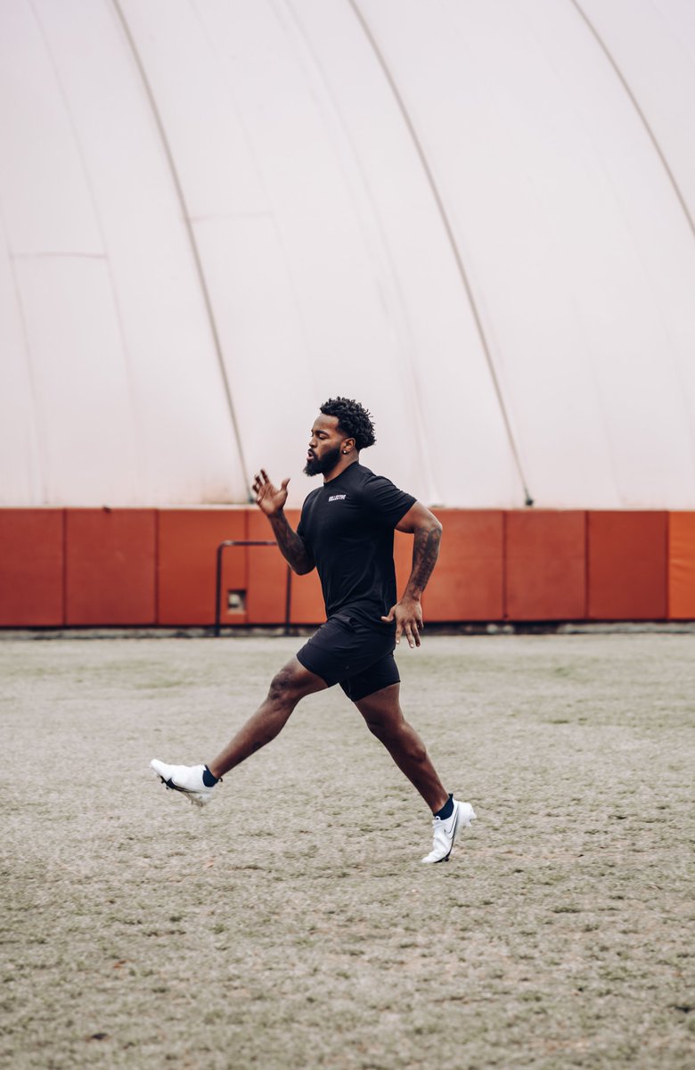 sequencecco's tweet photo. “Instead of freaking out about these constraints, embrace them. Let them guide you. Constraints drive innovation and force focus. Instead of trying to remove them, use them to your advantage.” -37 Signals 
https://t.co/gcL8tlNZbg
#topofthemorning #krsmediaco #austin #workout #NFL https://t.co/w2aDobdpCD