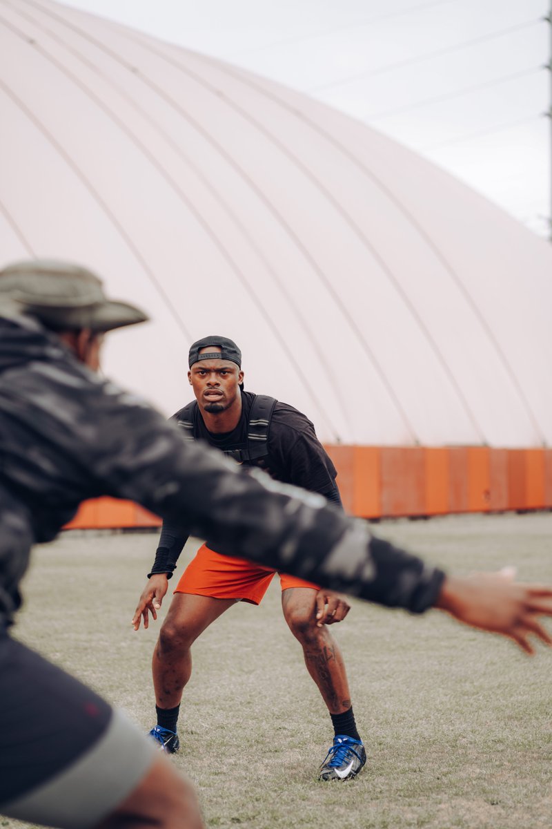 sequencecco's tweet photo. “Instead of freaking out about these constraints, embrace them. Let them guide you. Constraints drive innovation and force focus. Instead of trying to remove them, use them to your advantage.” -37 Signals 
https://t.co/gcL8tlNZbg
#topofthemorning #krsmediaco #austin #workout #NFL https://t.co/w2aDobdpCD