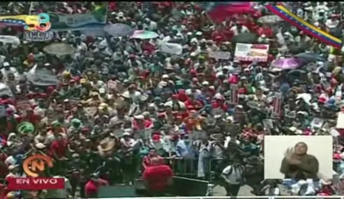 PartidoPSUV's tweet photo. "Si algo puede reivindicar las luchas de la Revolución Bolivariana, y que están reflejadas en dos frentes: en la mujer venezolana y en la clase trabajadora, la juventud es trasversal allí", Diosdado Cabello. 

@dcabellor
#EnCrecimientoEconómico 
#PSUVPorTodaVenezuela https://t.co/VG2AO3lxI2